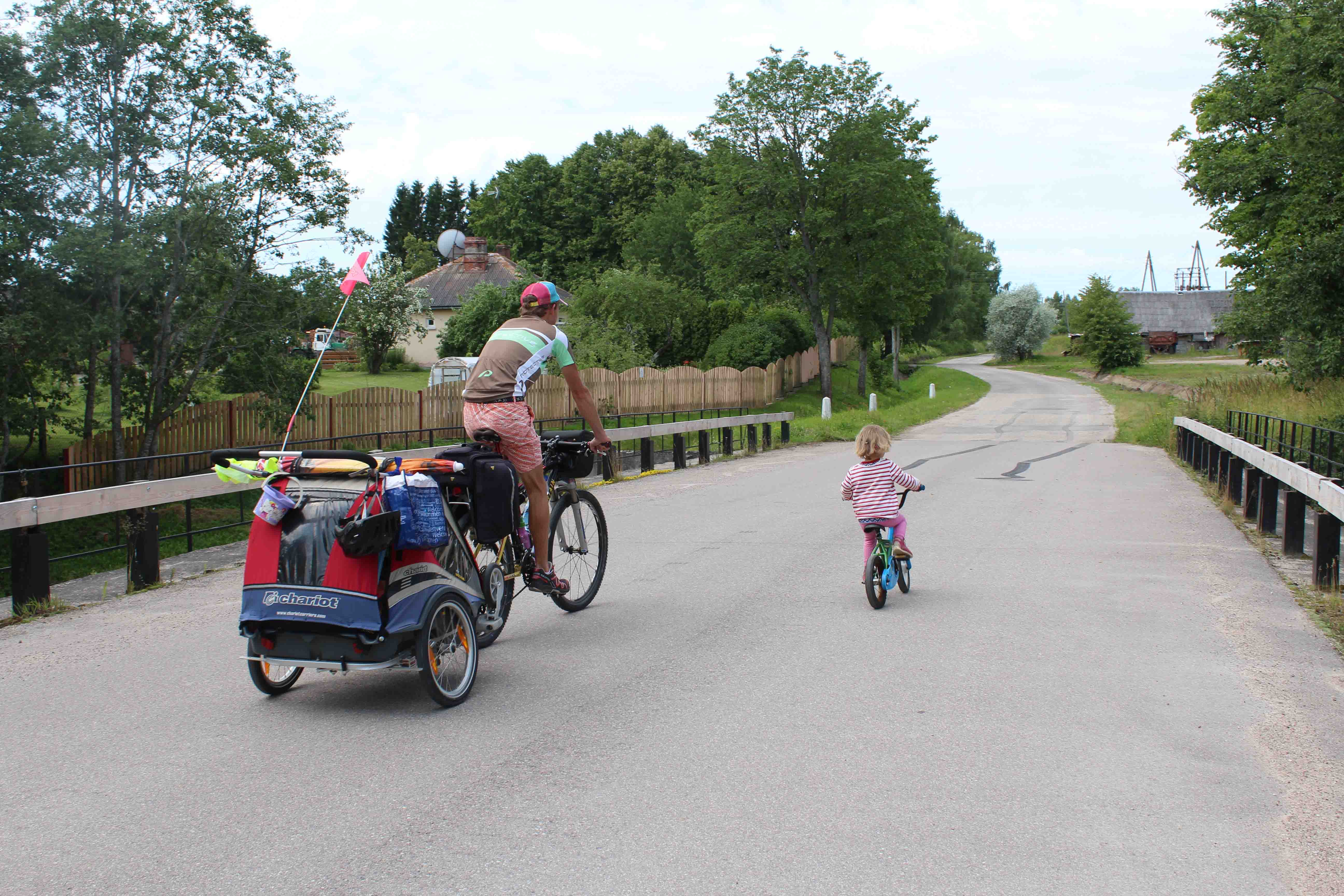 Radreise Familie Ausrüstung - Unsere Stories und Tipps. Begleite uns und unsere 3 Kinder auf unseren Reisen mit Fahrrad und Zelt! 8 Monate Süd-Ost Europa...